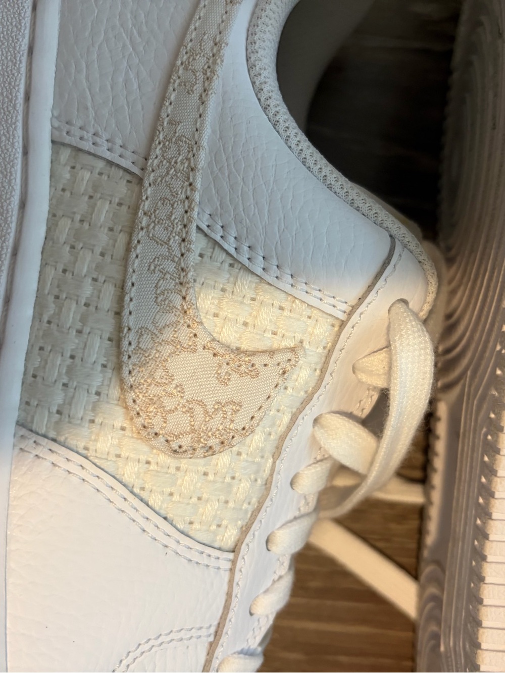 Nike Air Force 1 ’07 SE
Style code: CZ0274-104